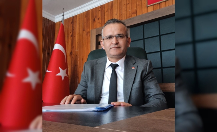 Başkan Demirel; Masa Başında Unutulan Memur : " Saygınlıktan Geçim Derdine"